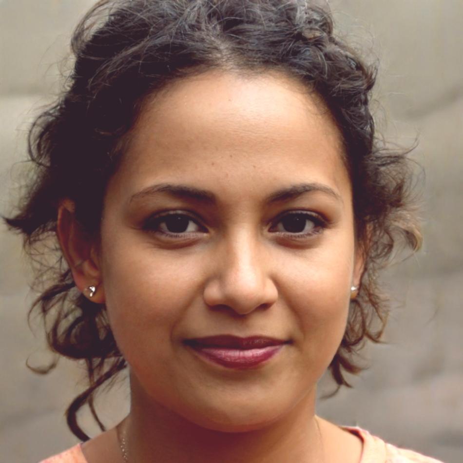 Portrait d'une formatrice spécialisée en montage vidéo